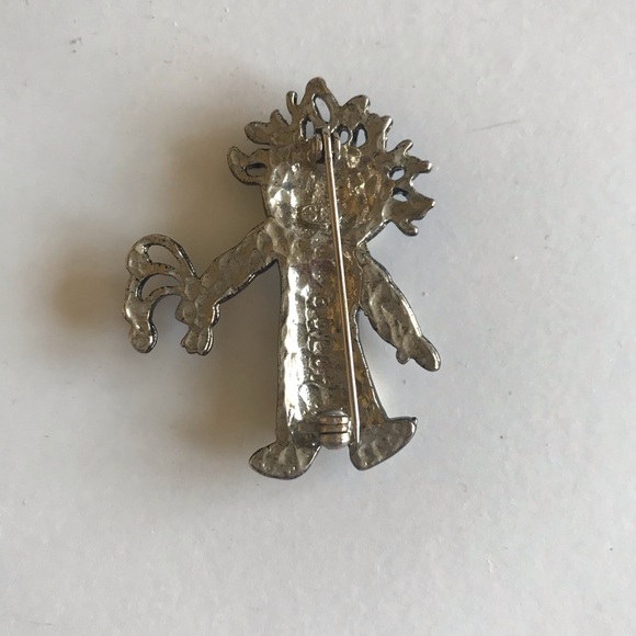 Super Cute Brooch - Picture 3 of 3